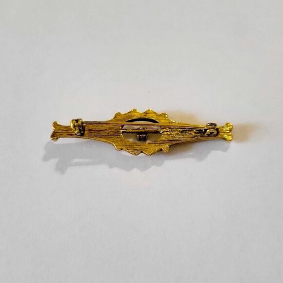 Gold Tone Bar Pin Brooch Sparkling Blue Gemstone Beautiful Classic Vintage - Picture 3 of 5